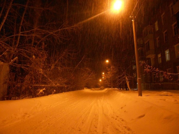 Create meme: night , street at night in winter, street 