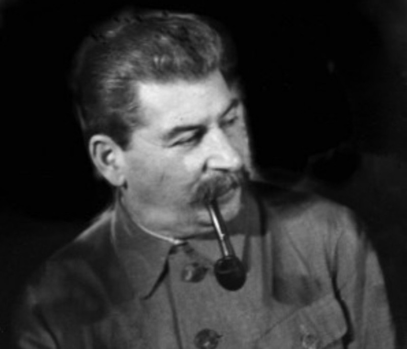 Создать мем: сталин иосиф виссарионович (1879—1953, трубка сталина, сталин с трубкой