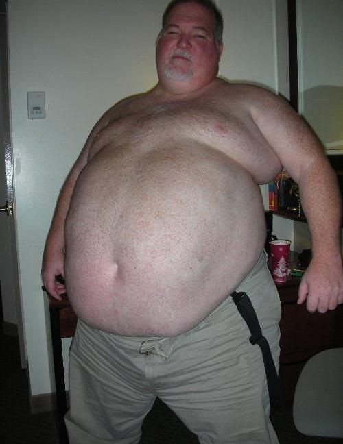 Создать мем: сиськи толстых мужиков, мужик толстый, жирный мужчина