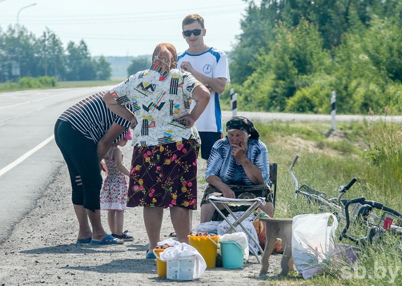 Create meme: trading on the idea track, woman , sellers on the highway