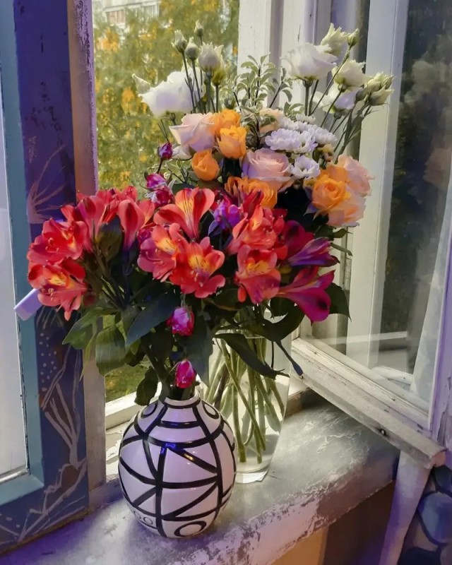 Создать мем: искусственные цветы, цветы красивые, букет для мамы