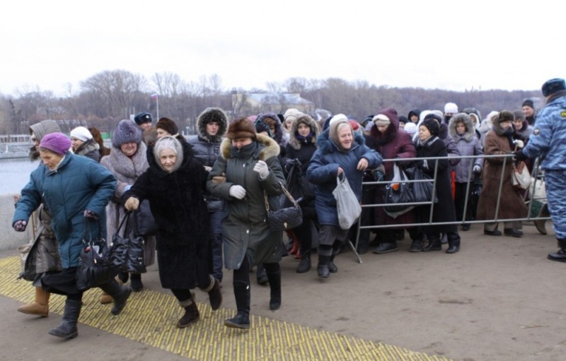 Create meme: turn , the queue of grandmothers, queue for the belt of the Virgin in Moscow