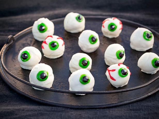 Create meme: dishes for halloween eyes, halloween eye desserts, cupcakes for halloween