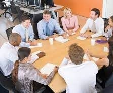 Создать мем: групповое собеседование, переговоры за круглым столом, круглый стол с сотрудниками