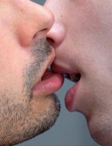 Создать мем: техника поцелуя с языком, мужской поцелуй, целуются в губы