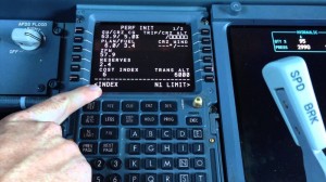 Создать мем: 737 acars fmc, a320 пульт mcdu, mcdu boeing 737