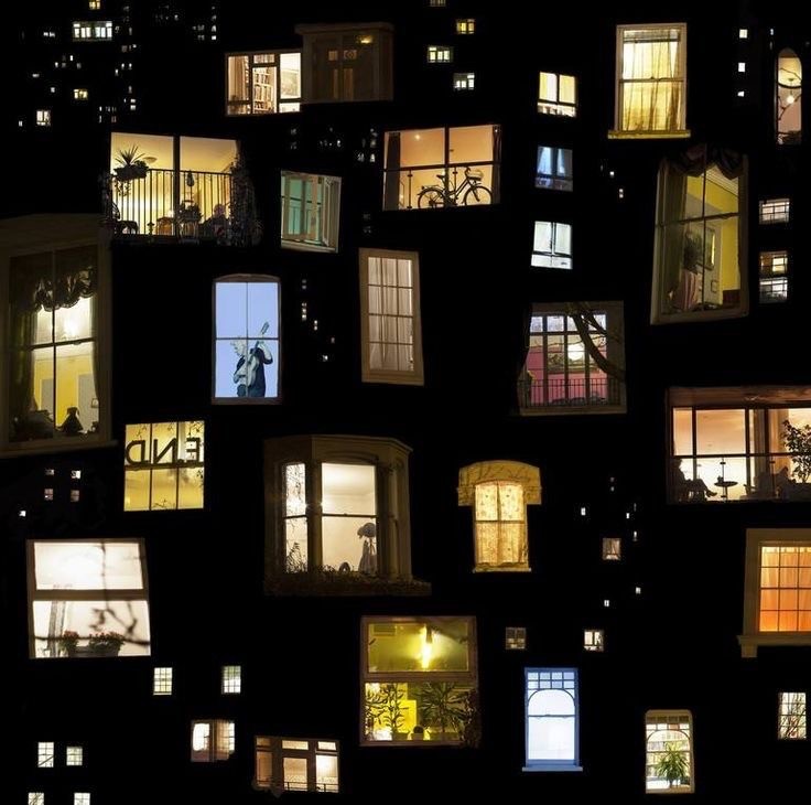 Создать мем: свет в окне, ночные окна домов, окно