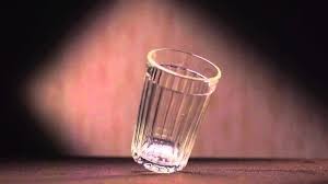 Создать мем: стакан 100 грамм, стакан две сразу, граненый стакан изобрел малевич