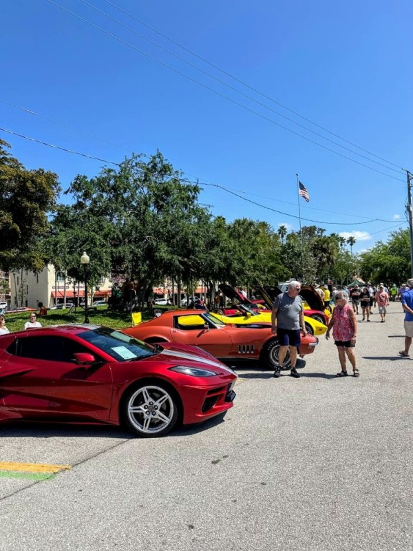 Создать мем: Porsche Cayman I (987), corvette кабриолет 2021, chevrolet corvette 2020