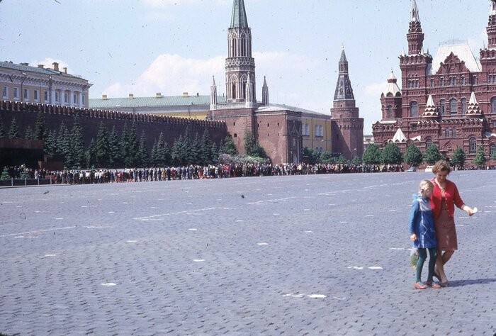Создать мем: кремль красная площадь, москва 1969, красная площадь 1968 год