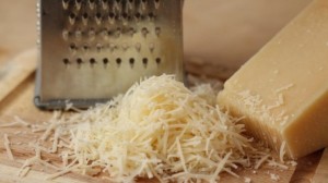 Создать мем: сыр натереть на мелкой терке, натереть сыр, parmesan cheese grated