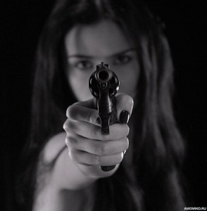 Создать мем: пистолет, девушки с пистолетом без лица, девушка с пистолетом
