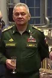 Создать мем: суровикин и шойгу, шойгу медали, министр обороны россии сергей шойгу