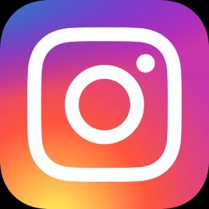 Создать мем: Instagram, приложение в телефоне, лого инст png