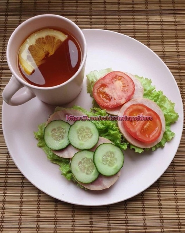 Создать мем: breakfast, чай с лимоном, завтрак с яичницей