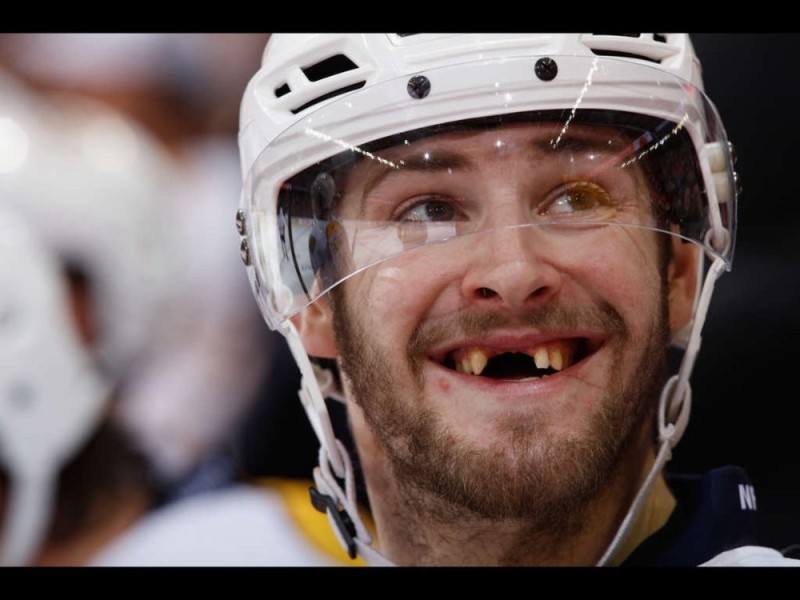 Создать мем: хоккеист без зуба, улыбка хоккеиста, беззубый хоккеист овечкин