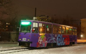 Создать мем: трамвай в нижнем новгороде, трамвай старый, новогодний трамвай