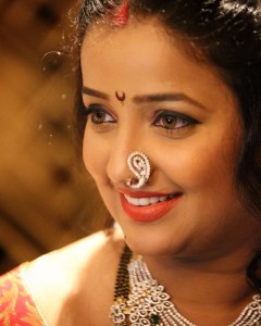 Создать мем: indian actress, marathi girl, latest marathi actress marriage photos