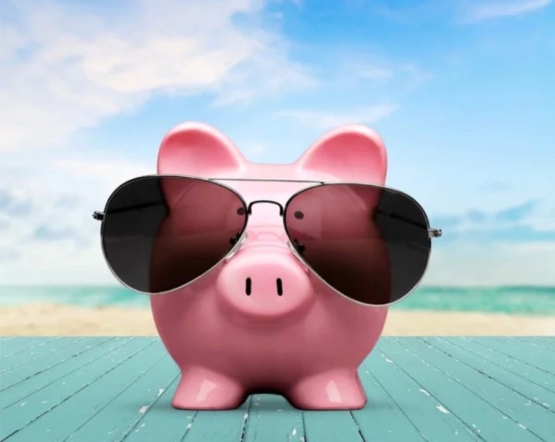 Создать мем: хрюшка в солнечных очках, свинья в очках, свинья с солнечными очками