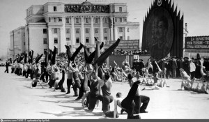 Создать мем: всесоюзный парад физкультурников 1937, советская, советская площадь
