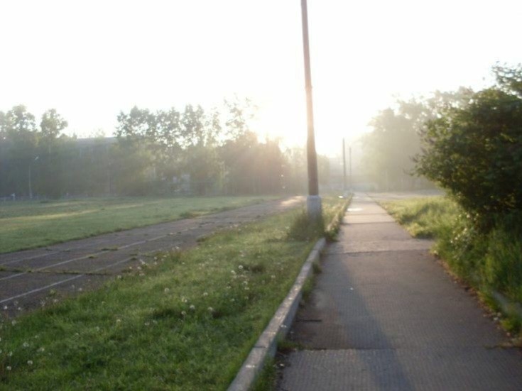 Создать мем: парк, человек, мебель