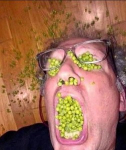 Создать мем: высохший зелёный горошек, часть лица, растения