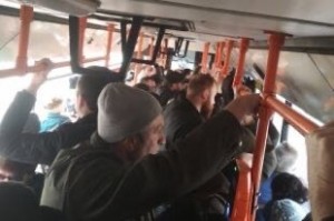 Создать мем: городской транспорт, люди в автобусе, транспорт