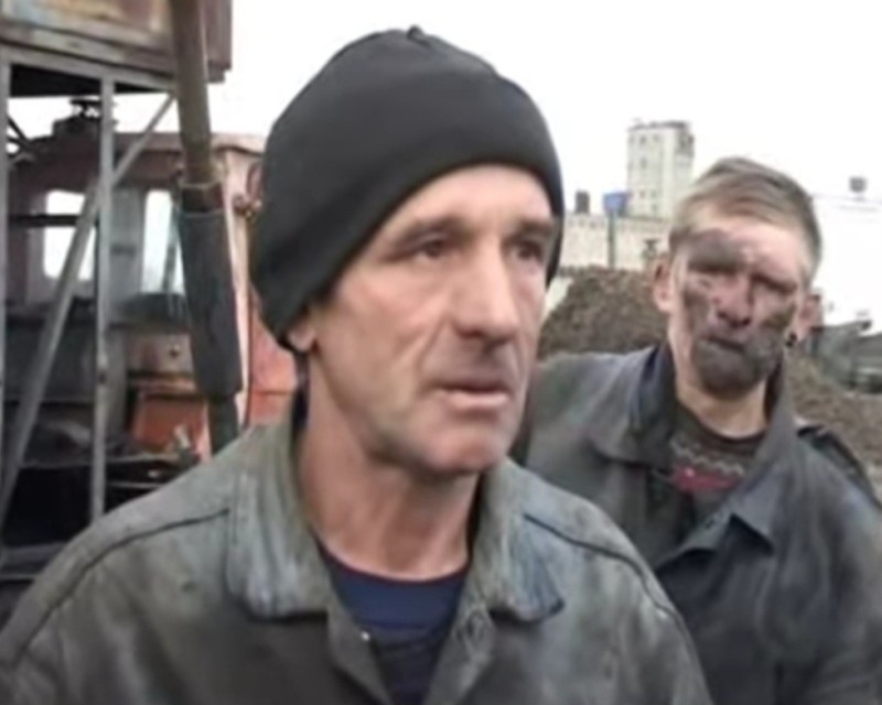 Create meme: chumazik yuri anatolyevich tatarenkov, the drunk miner , police Academy film in 1984