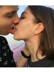 Create meme: kissing girls, kiss, kissing girls