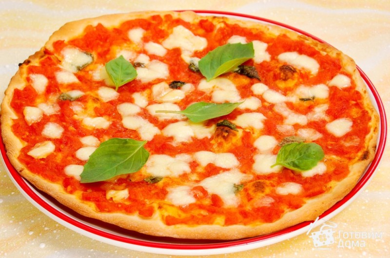 Создать мем: простая пицца, еда пицца, итальянская пицца маргарита