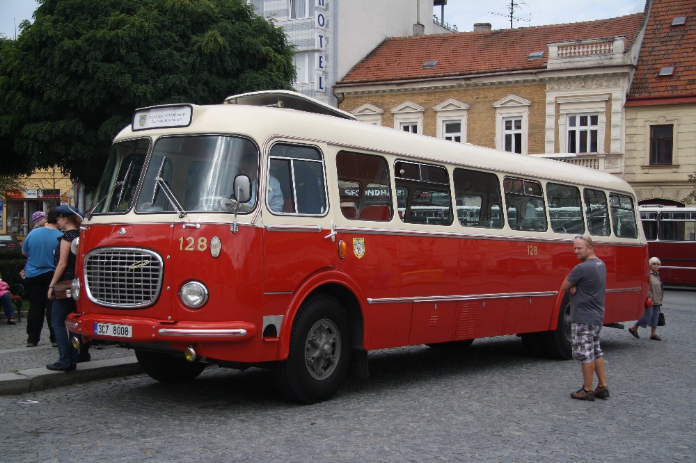 Создать мем: польские автобусы, автобус старый, jelcz 043