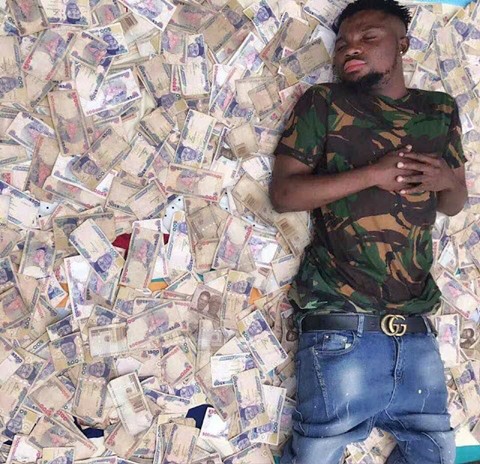 Создать мем: камеди клаб, himself, man sleeps on money