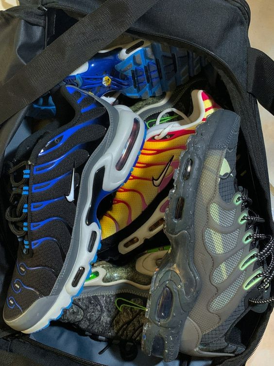 Create meme: nike air max plus tn, nike air max plus og, nike air max plus