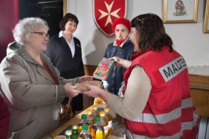 Создать мем: яндекс, помощь, женщина