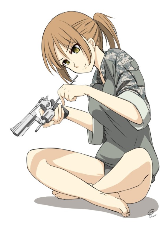 Создать мем: аниме девушка снайпер, аниме пистолет, аниме персонажи с оружием