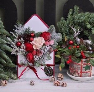 Создать мем: рождественский декор, зимний букет, рождественские украшения