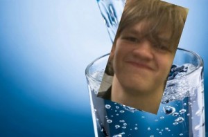 Создать мем: качество питьевой воды, питье воды, когда пьешь воду