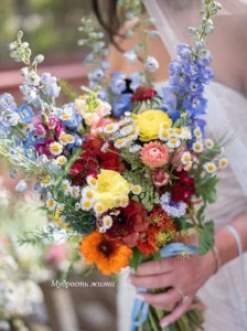 Создать мем: полевой букет, полевые цветы букет, летний свадебный букет полевых цветов