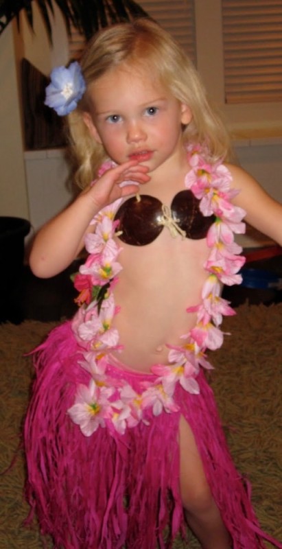 Create meme: Hawaiian-style costume for a girl, hawaiian costume for girls, hawaiian costume