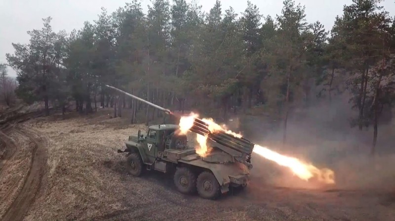 Create meme: grad MLRS , 122 mm D-30 howitzer, Hail artillery