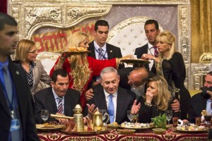 Создать мем: владимир кличко в верховной раде, премьер министр израиля, депутаты италии