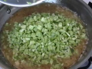 Создать мем: приготовление окрошки, зеленый лук, салат