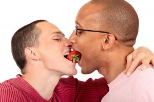 Создать мем: поцелуй с клубникой картинки, гомосексуалы, секс геев