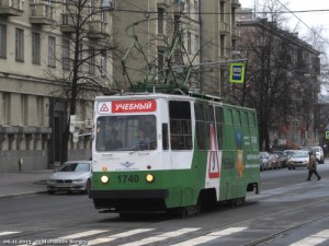 Создать мем: москва автобус, учебный трамвай, зиу 682