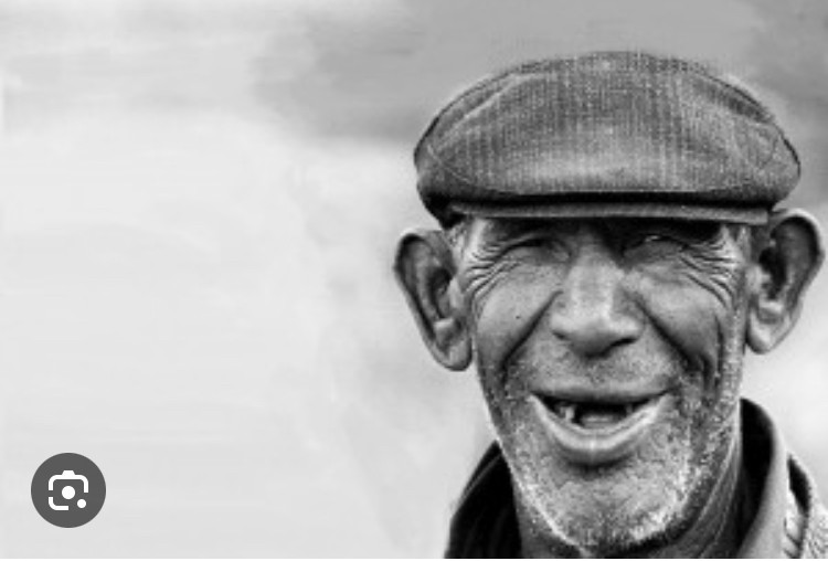 Создать мем: мужчина, улыбающийся старик, дед