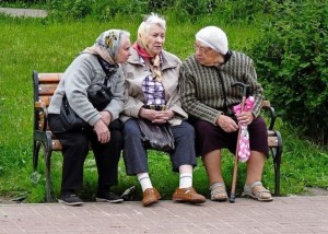 Create meme: retired, fashionable seniors, dibs on the bench