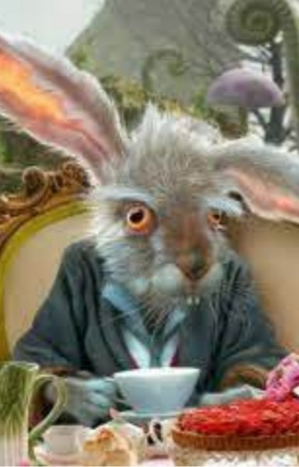 Создать мем: кролик из алисы в зазеркалье, мартовский заяц из алисы, мартовский заяц из алисы в стране чудес
