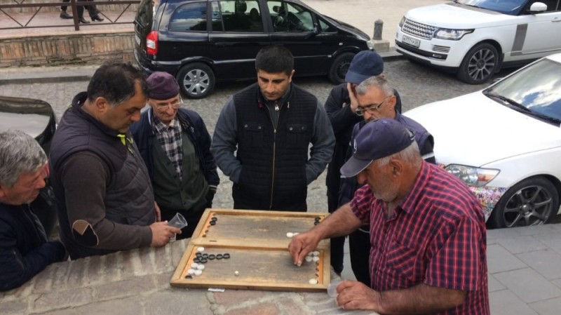 Create meme: armenians backgammon mercedes, playing backgammon, backgammon game