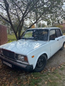 Создать мем: ВАЗ (Lada) 2107, ваз 2107 1987, ваз-2105