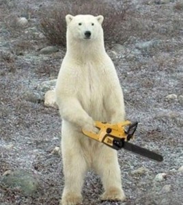 Создать мем: упоротый белый медведь, медведь с бензопилой вместо руки, белый медведь смешной